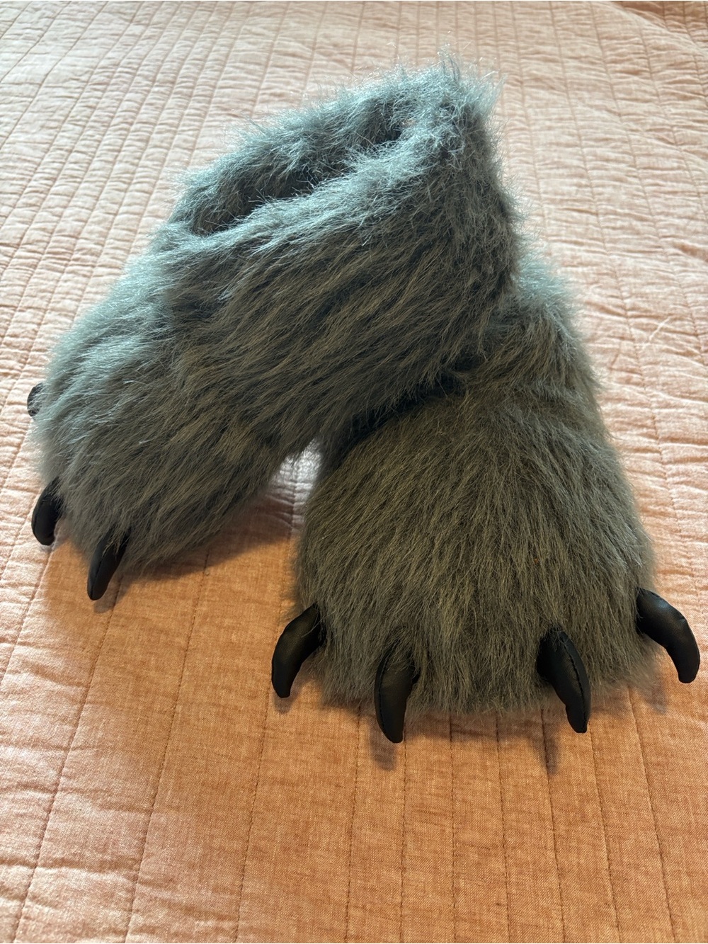 Kids Grey Furry Monster Claw Bigfoot Slippers NWOT